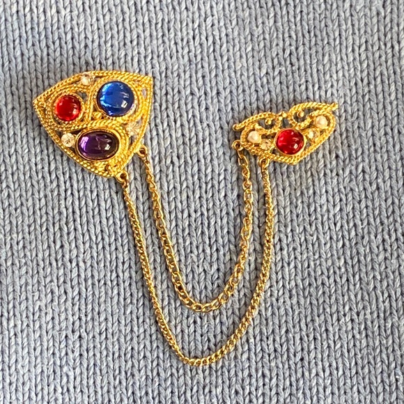 Vintage Chatelaine Brooch - Picture 2 of 15